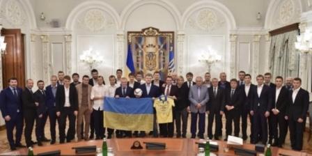 Украинский футбол: полет над гнездом Зозули Украинский футбол: полет над гнездом Зозули