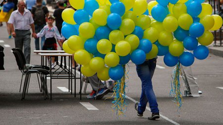 Порошенко призвали переименовать Украину в Киевскую Русь Порошенко призвали переименовать Украину в Киевскую Русь