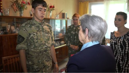 Гуманитарная помощь ветеранам ВОВ от Народной Милиции ЛНР и проекта «Волонтёр» Гуманитарная помощь ветеранам ВОВ от Народной Милиции ЛНР и проекта «Волонтёр»