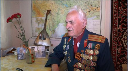 Гуманитарная помощь ветеранам ВОВ от Народной Милиции ЛНР и проекта «Волонтёр» Гуманитарная помощь ветеранам ВОВ от Народной Милиции ЛНР и проекта «Волонтёр»