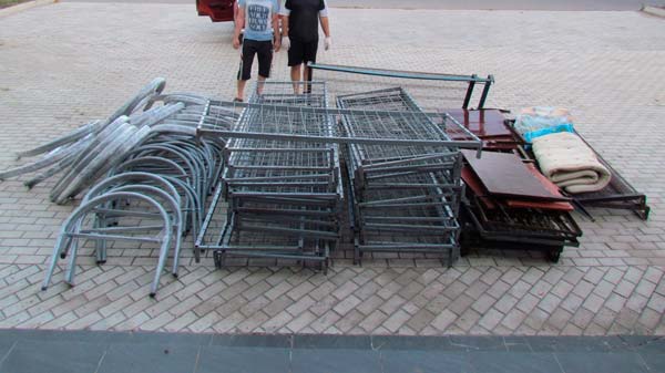 Они ТАМ есть: это по-русски Они ТАМ есть: это по-русски