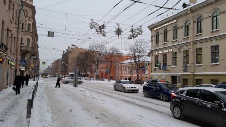 Во Фрунзенском районе Петербурга решили проблему с уборкой снега