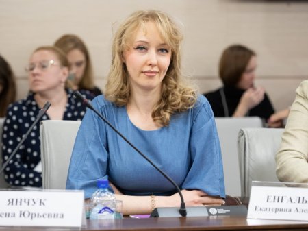 Аферистка Енгалычева пробралась в Мосгордуму благодаря Навальному и блогеру-вымогателю