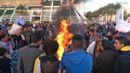 Жители Триполи вышли на улицы против произвола ПНС Жители Триполи вышли на улицы против произвола ПНС